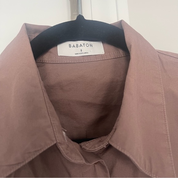NWT Babaton Essential Classic Button Down Shirt Deep Taupe Size Small - Picture 5 of 7